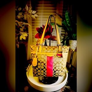 Coach Signature Stripe Medium Tote SV/Pink/Khaki.